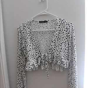 Boohoo Black/White Front Tie Crop Top